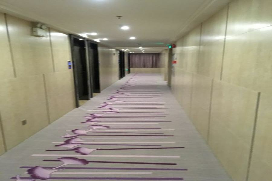 Lavande Hotel Guangzhou Shibi Metro Station Buitenkant foto